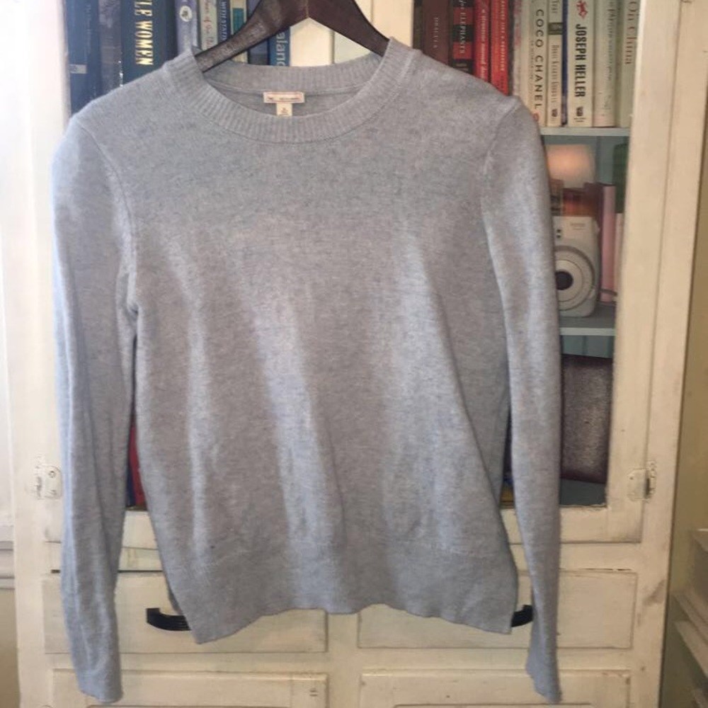 Gap sweater in baby blue